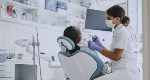 Chirurgiens-dentistes : des revenus professionnels &agrave; la hausse