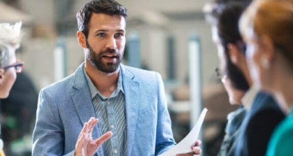 Quand un directeur commercial peut-il &ecirc;tre consid&eacute;r&eacute; comme un dirigeant de fait ?