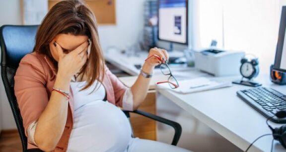 Licencier une salari&eacute;e enceinte, c’est possible en cas de risques psychosociaux