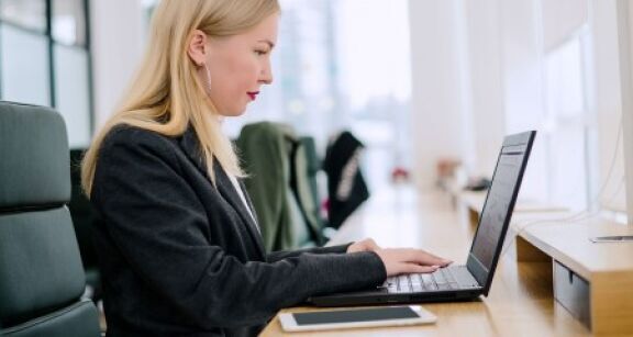 Avocats : un guide pour choisir sa solution d’IA g&eacute;n&eacute;rative