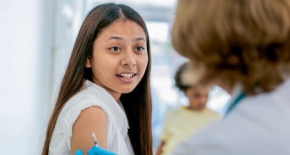 HPV : la vaccination au coll&egrave;ge gagne du terrain