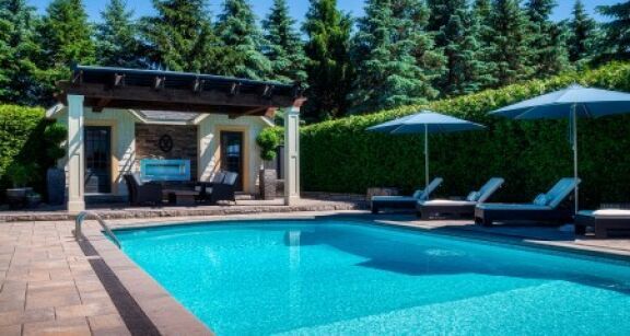 Le march&eacute; de la piscine en attente d’un rebond