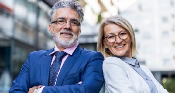 Les comportements des femmes et des hommes sous la loupe de l’AMF