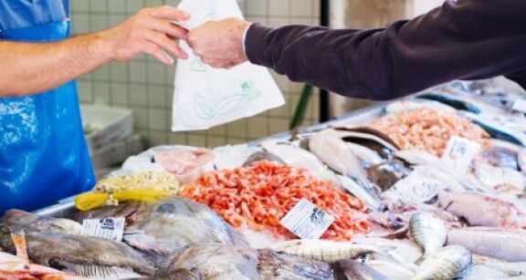 Les crevettes, le saumon et le thon sont les produits de la mer pr&eacute;f&eacute;r&eacute;s des Fran&ccedil;ais