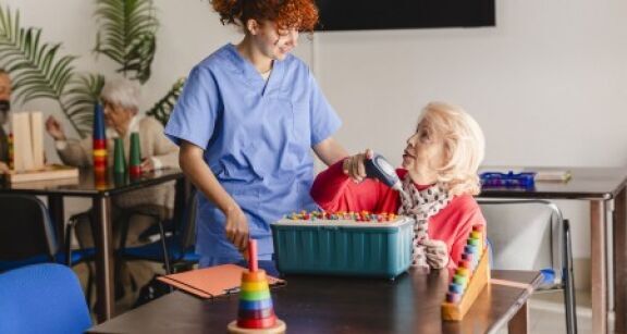 M&eacute;dico-social : accueil de jour en Ehpad et petites unit&eacute;s de vie