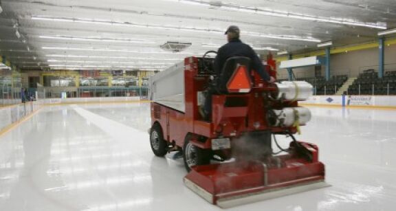Sport : responsabilit&eacute; de l’association g&eacute;rant une patinoire