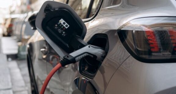 Prolonger les hybrides rechargeables : une fausse bonne id&eacute;e, selon l’IMT