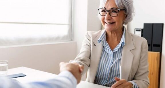 Salari&eacute;s seniors : des entretiens de mi-carri&egrave;re et de fin de carri&egrave;re