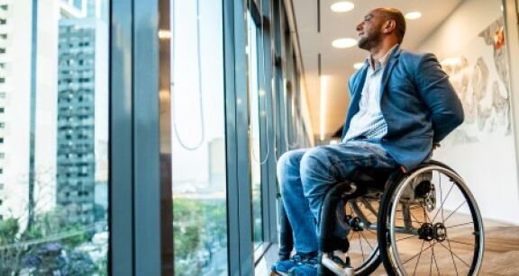 Acc&egrave;s facilit&eacute; aux fauteuils roulants : le remboursement int&eacute;gral entre en vigueur