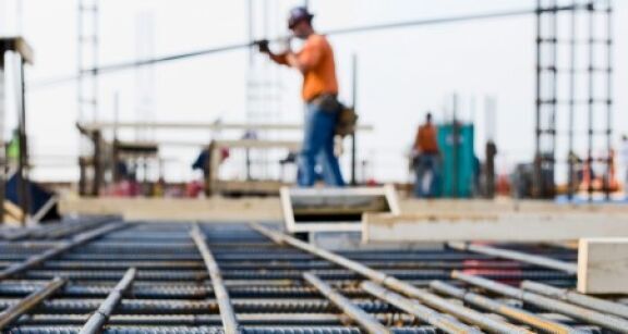 B&acirc;timent : une troisi&egrave;me ann&eacute;e dans le rouge avant un timide rebond en 2026