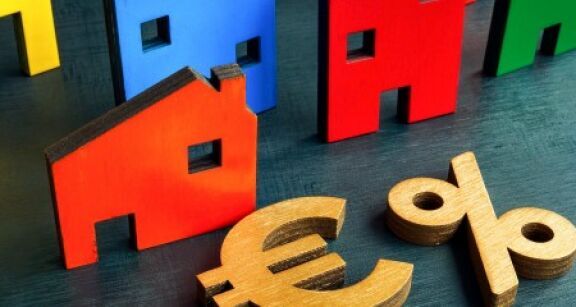 Cr&eacute;dits immobiliers : une reprise timide en 2025 avec des taux d’int&eacute;r&ecirc;t stables