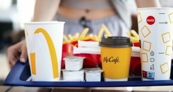 Apple, McDonald’s et Carrefour City sont les enseignes préférées des adolescents