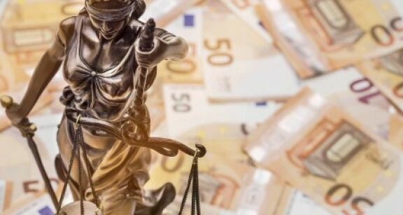 Une contribution de 50 € pour agir en justice