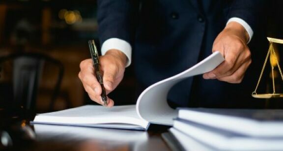 Avocats : une contribution de 50 € pour agir en justice