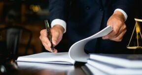 Avocats : une contribution de 50 € pour agir en justice