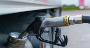Hausse des prix des carburants : un prêt à 3,80 % pour soutenir les trésoreries