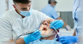 Chirurgiens-dentistes : le contrat de location à durée déterminée ramené à 3 mois