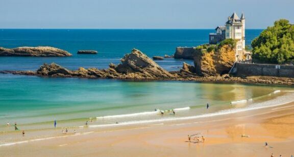 Des vacances d’été toujours sous contrainte en 2026