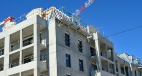Le conflit au Moyen-Orient enfonce un peu plus le logement neuf dans la crise