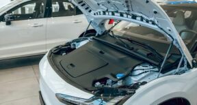 Maintenance automobile et décarbonation : la filière face au défi électrique