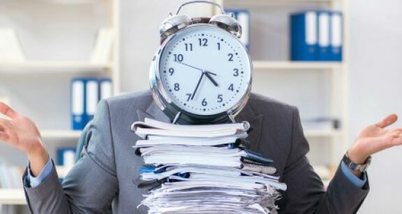 Heures supplémentaires : interdiction de l’employeur vs charge de travail