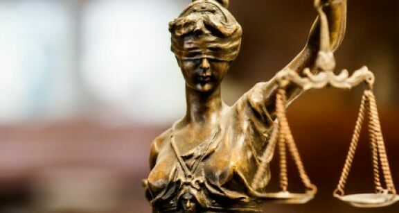 Commissaires de justice : validation de l’activité d’intermédiaire immobilier