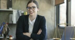 Avocats : exonération de CFE pour les jeunes avocats