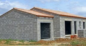 Les permis de construire reculent en juillet mais les mises en chantier rebondissent
