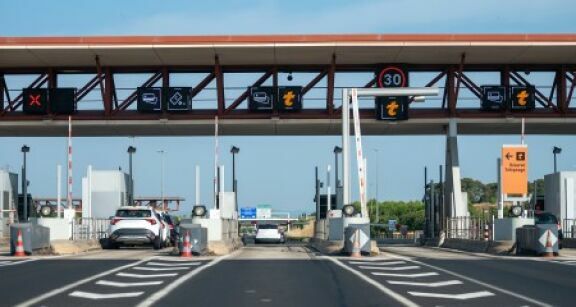 Les autoroutes et aéroports mis à contribution pour financer les infrastructures