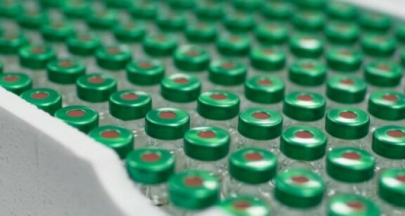 Infirmiers : un projet de décret autorise le stockage des vaccins