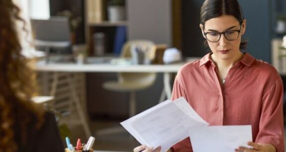 Vers une évolution du régime social des indemnités de rupture du contrat de travail ?