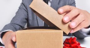 Cadeaux et bons d’achat offerts aux salari&eacute;s : remise en cause de l’exon&eacute;ration de cotisations