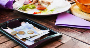 Puis-je rembourser les notes de restaurant &agrave; mon salari&eacute; ?