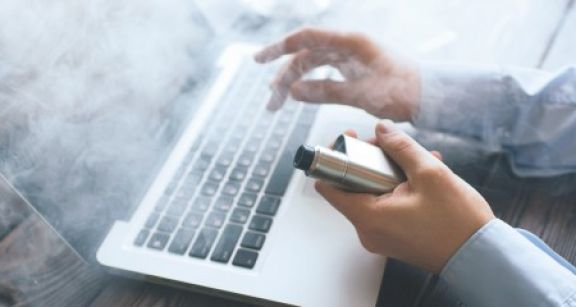 Vapotage au travail : les r&egrave;gles vont bient&ocirc;t changer !