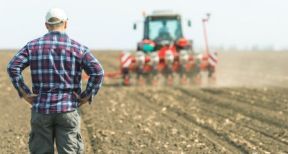 Mise &agrave; disposition de terres lou&eacute;es &agrave; une soci&eacute;t&eacute; agricole et d&eacute;part de l’associ&eacute; locataire