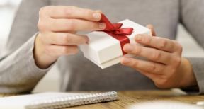 Cadeaux et bons d’achat de fin d’ann&eacute;e : quel r&eacute;gime social applicable ?