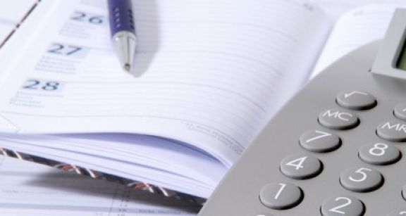 Employeurs d’au moins 50 salari&eacute;s : quand r&eacute;gler les cotisations sociales salariales ?