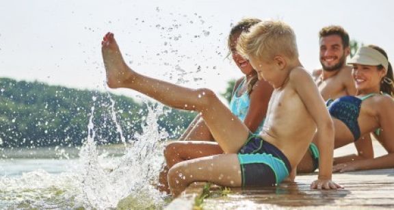 Ch&egrave;ques-vacances : la part patronale est exon&eacute;r&eacute;e de cotisations