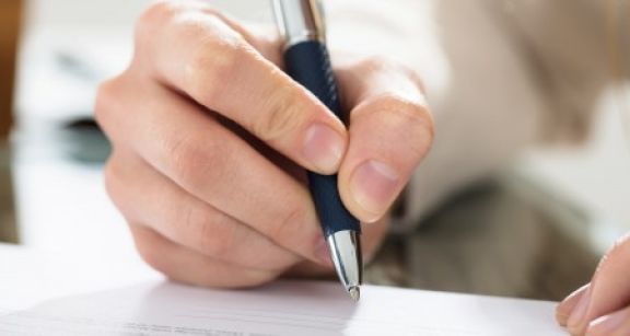 Erreur dans la mention manuscrite d’un cautionnement : quelles cons&eacute;quences ?