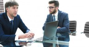 Contrat de collaboration requalifi&eacute; en contrat de travail