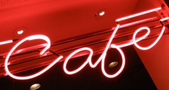 Enseignes lumineuses : il faut les &eacute;teindre !