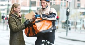 Quand un coursier devient salari&eacute; d’une plate-forme num&eacute;rique