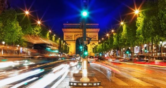 La loi Macron instaure le travail en soir&eacute;e