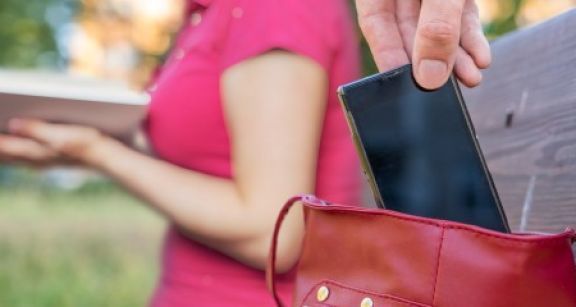 Vol ou perte d’un smartphone : comment limiter les d&eacute;g&acirc;ts