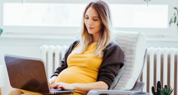 Le cong&eacute; de maternit&eacute; des travailleuses ind&eacute;pendantes est allong&eacute;