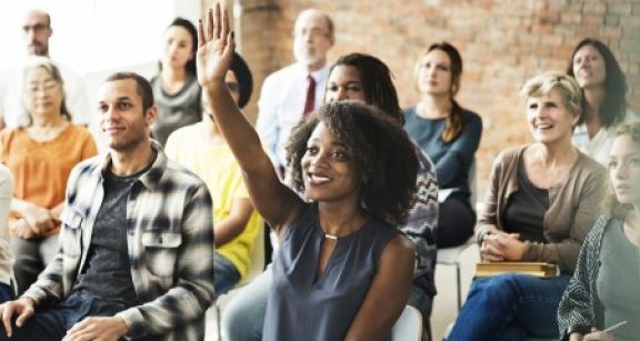 Pr&egrave;s d’un quart des Fran&ccedil;ais sont b&eacute;n&eacute;voles dans une association