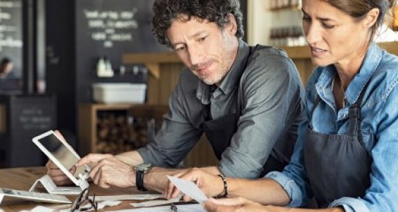 Travailleurs ind&eacute;pendants : l’Acre sera-t-il bient&ocirc;t &eacute;tendu aux conjoints collaborateurs ?
