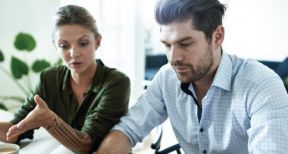 Conjoint travaillant dans l’entreprise : il faut le d&eacute;clarer !