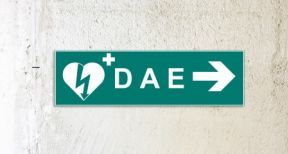 Des d&eacute;fibrillateurs obligatoires dans les locaux associatifs !