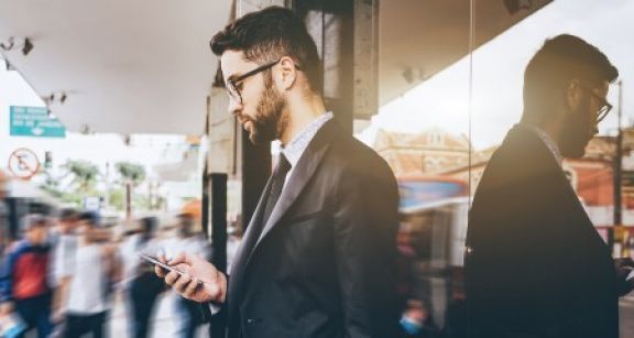 Gr&egrave;ves : les applications qu’il faut installer sur son smartphone